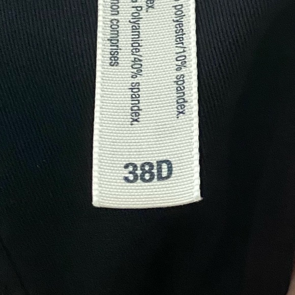 Shambhala BLK Sports Bra, 38D. *P1078 - Picture 5 of 5